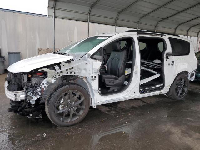 Chrysler Pacifica (2023)