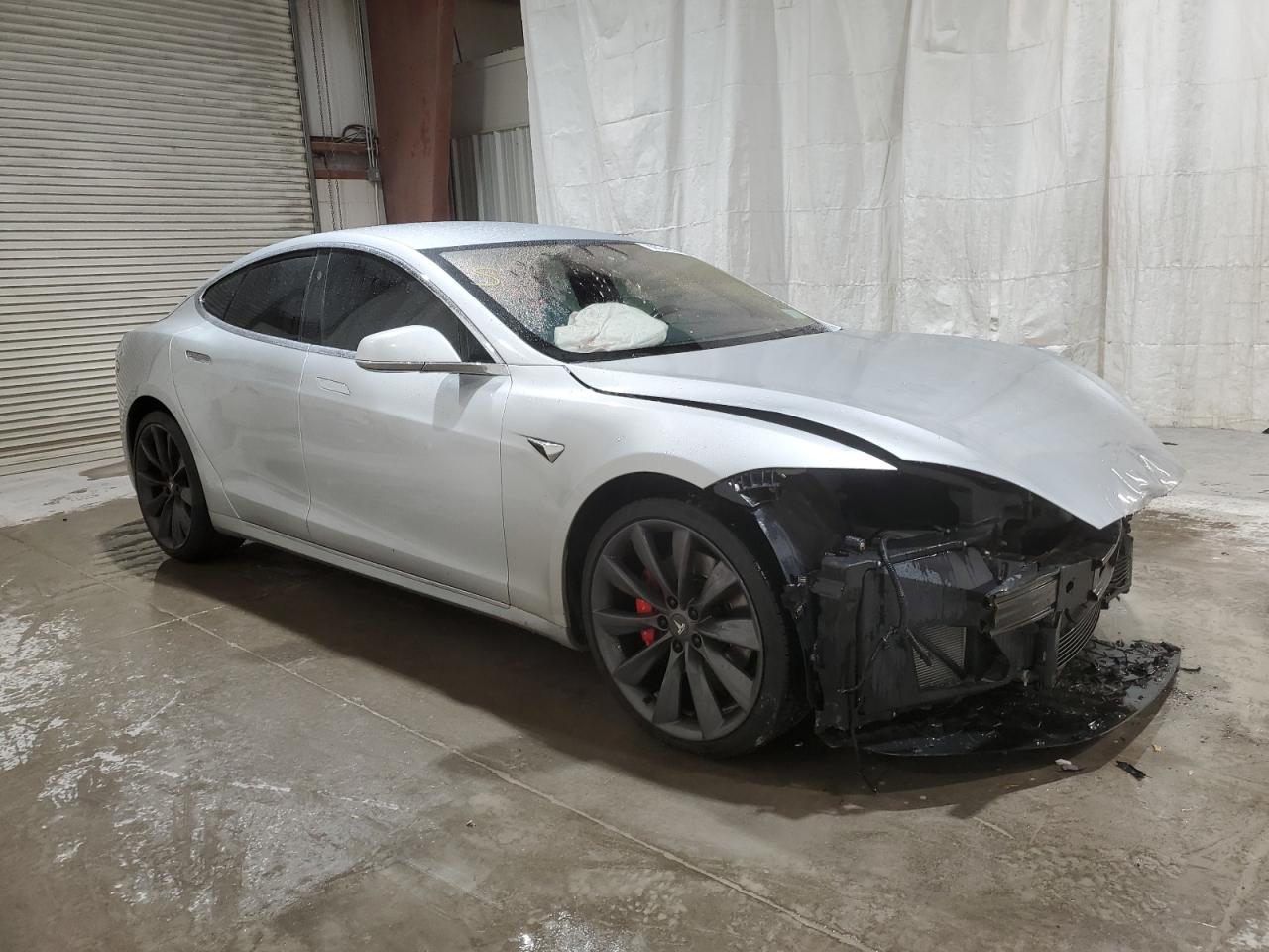 Tesla Model s (2017)