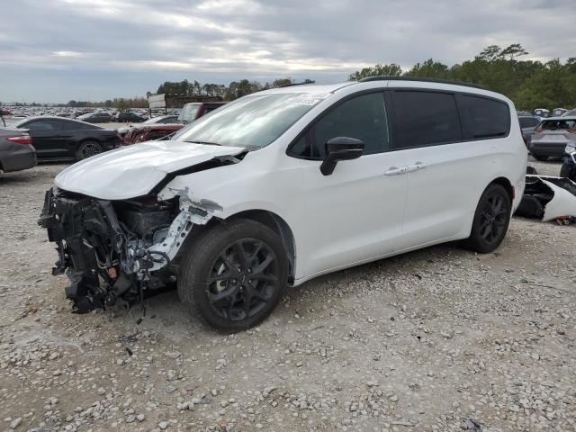 Chrysler Pacifica (2023)