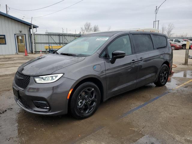Chrysler Pacifica (2023)