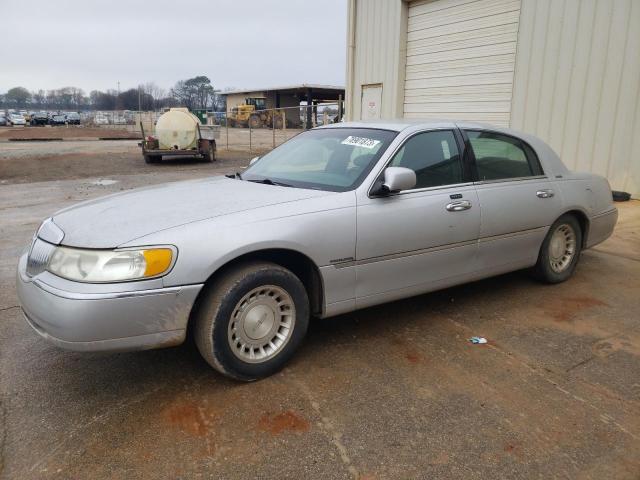 Lincoln Towncar (2001)