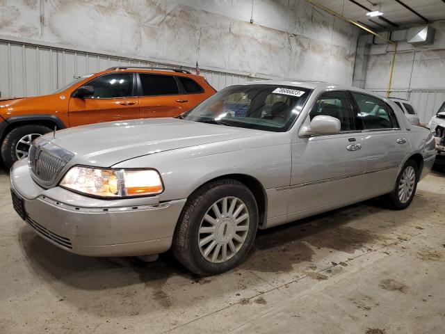 Lincoln Towncar (2005)