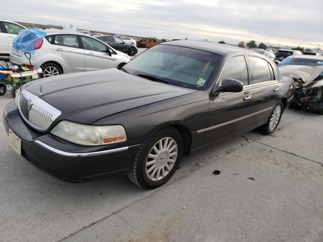 Lincoln Towncar (2005)