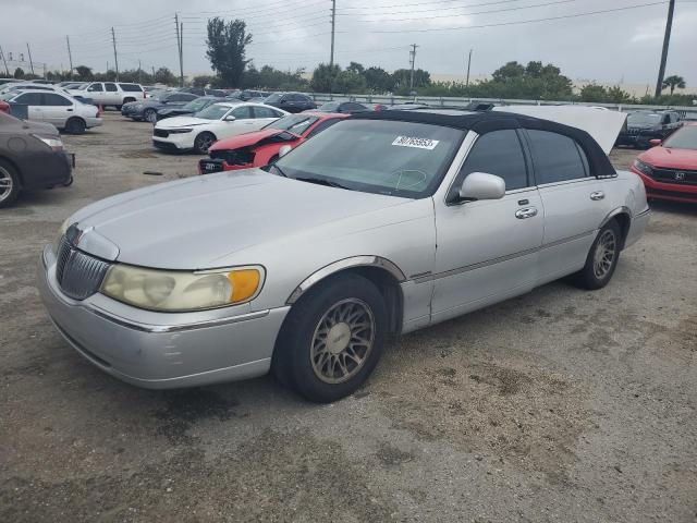 Lincoln Towncar (2001)