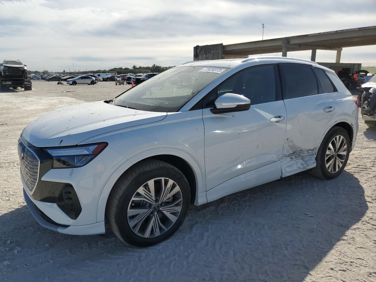 Audi Q4 e-tron (2023)