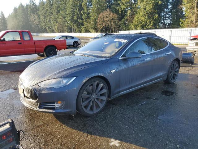 Tesla Model s (2015)