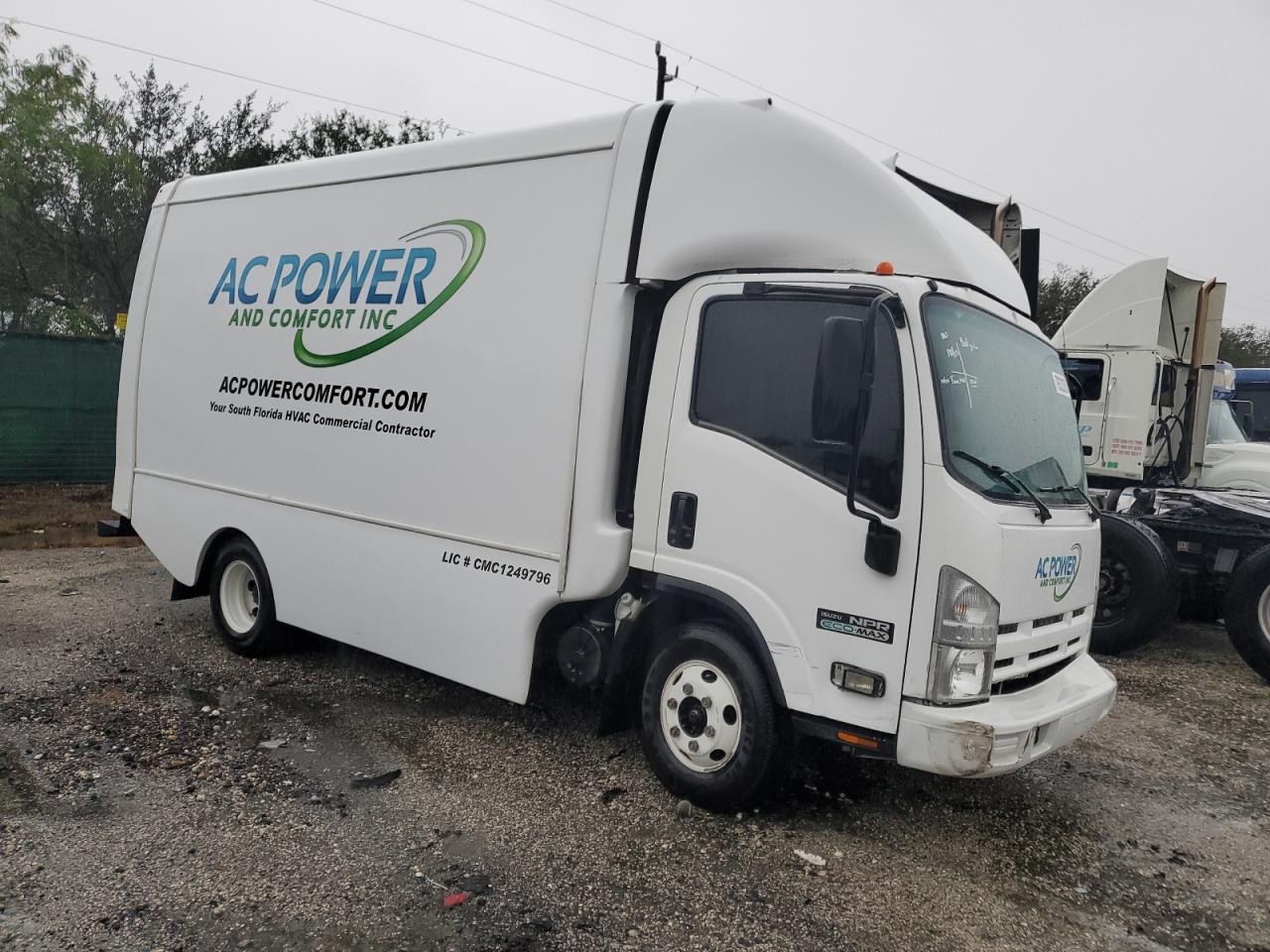 Isuzu Npr (2011)