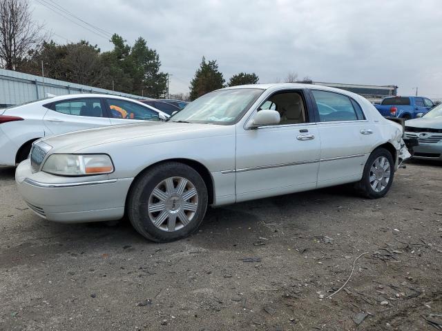 Lincoln Towncar (2004)