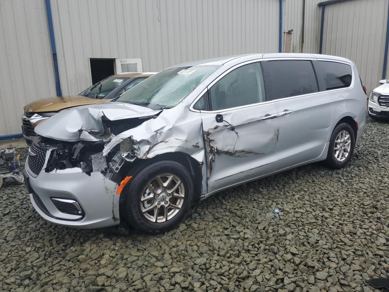 Chrysler Pacifica (2023)