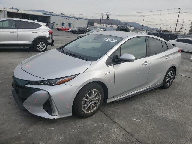 Toyota Prius prim (2017)