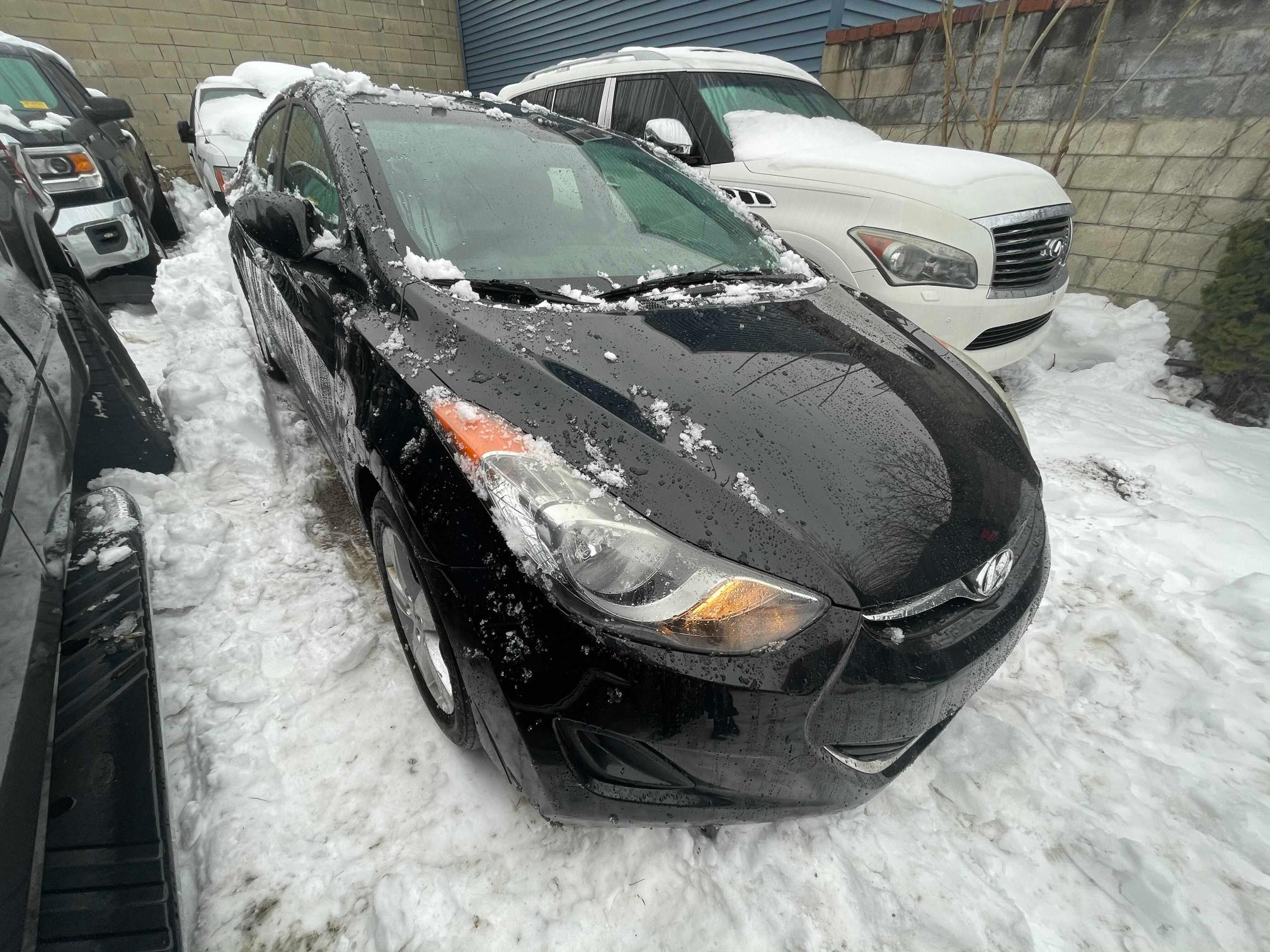 Hyundai Elantra gl (2011)