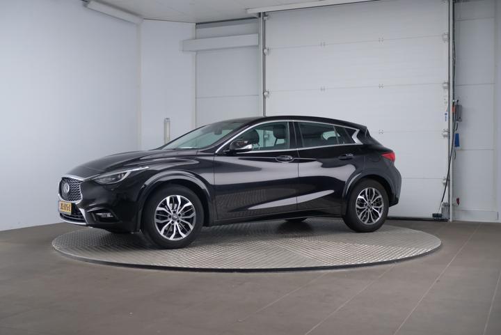 Infiniti Q30 (2016)