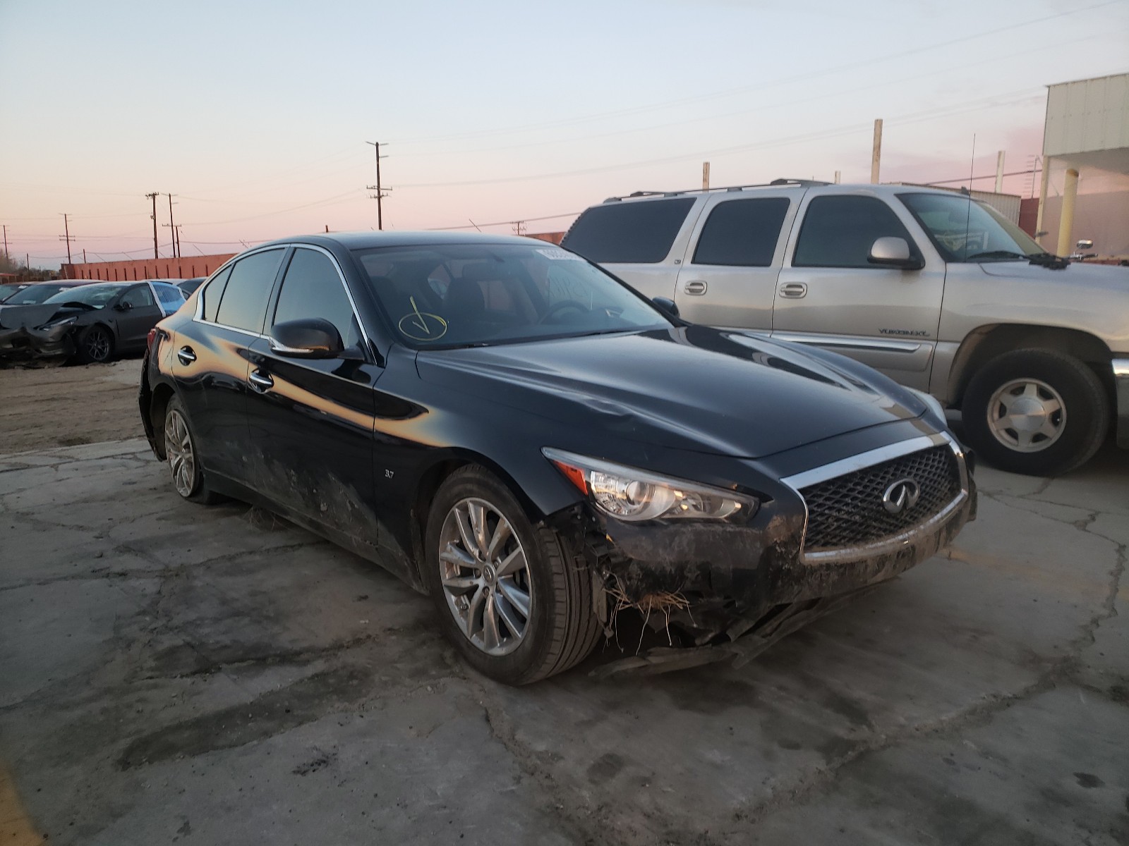 Infiniti Q50 base (2015)