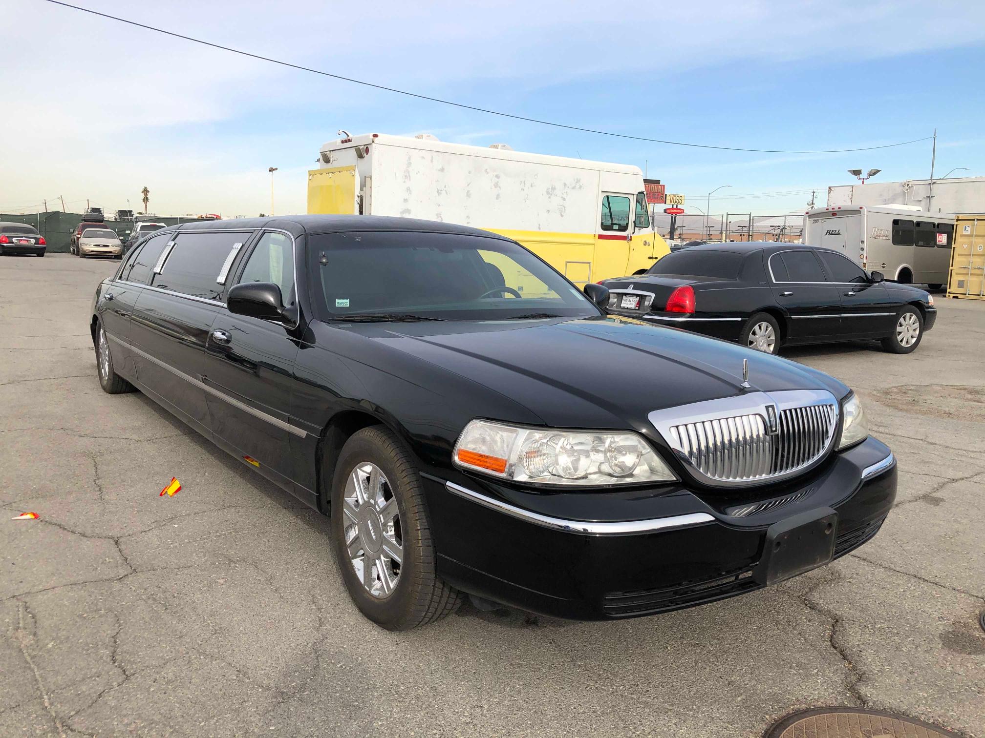 Lincoln Town car e (2010)