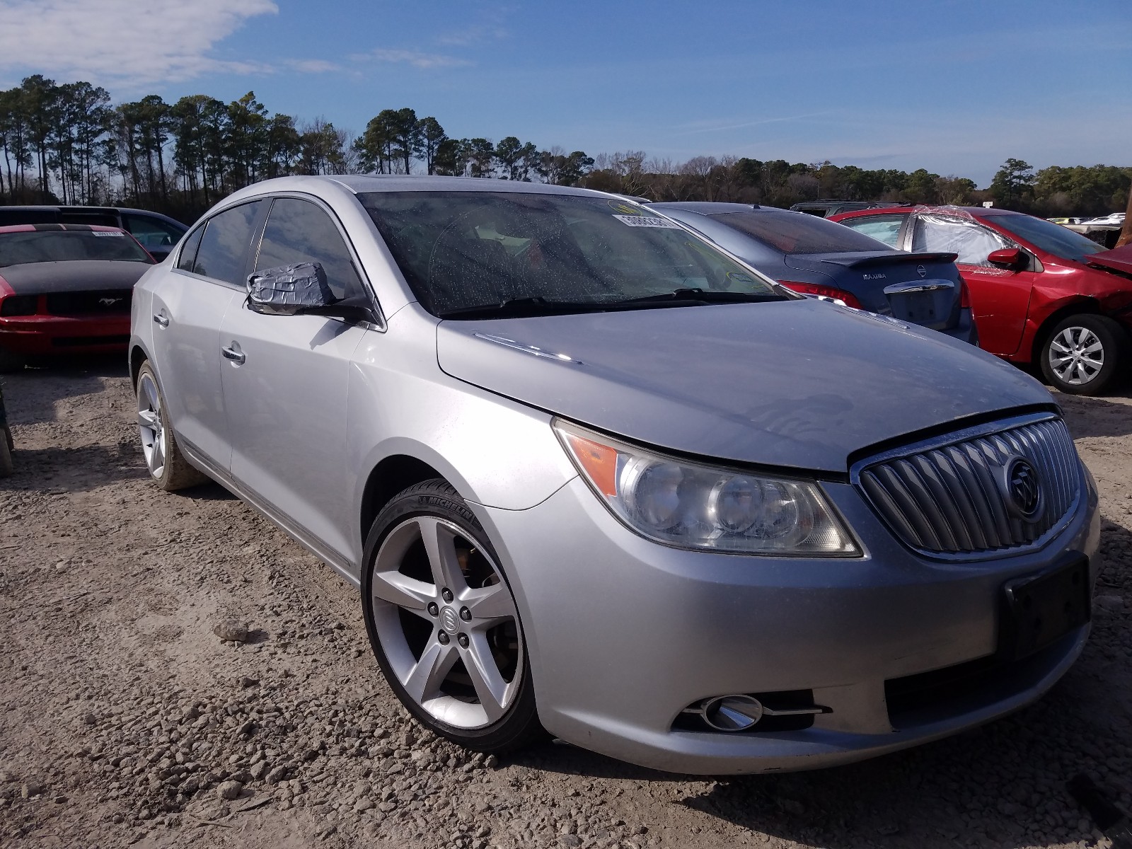 Buick Lacrosse c (2010)