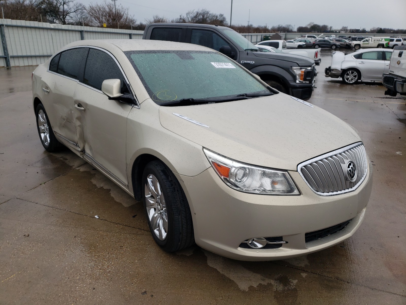 Buick Lacrosse c (2011)