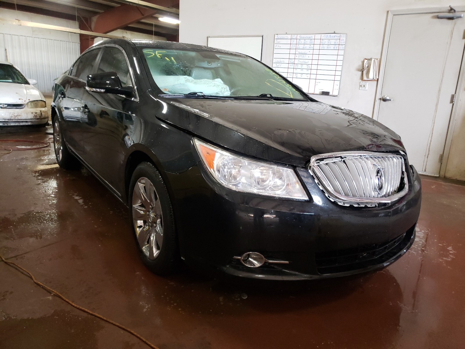 Buick Lacrosse c (2011)