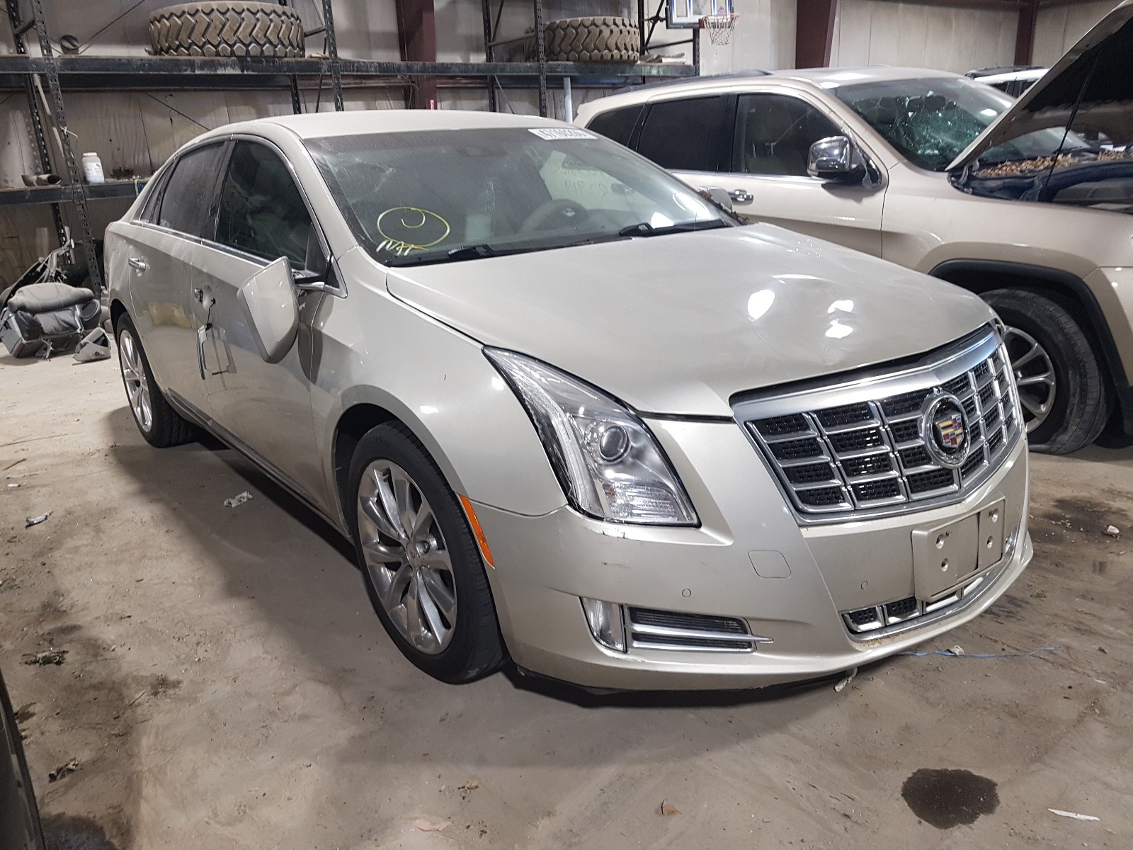 Cadillac Xts luxury (2013)