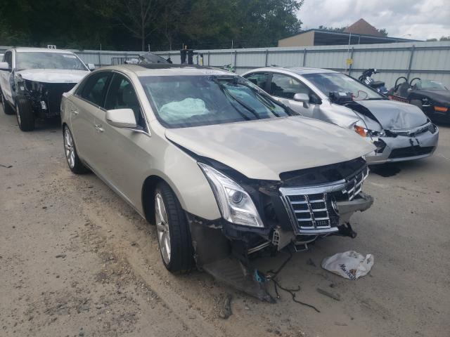 Cadillac Xts luxury (2013)