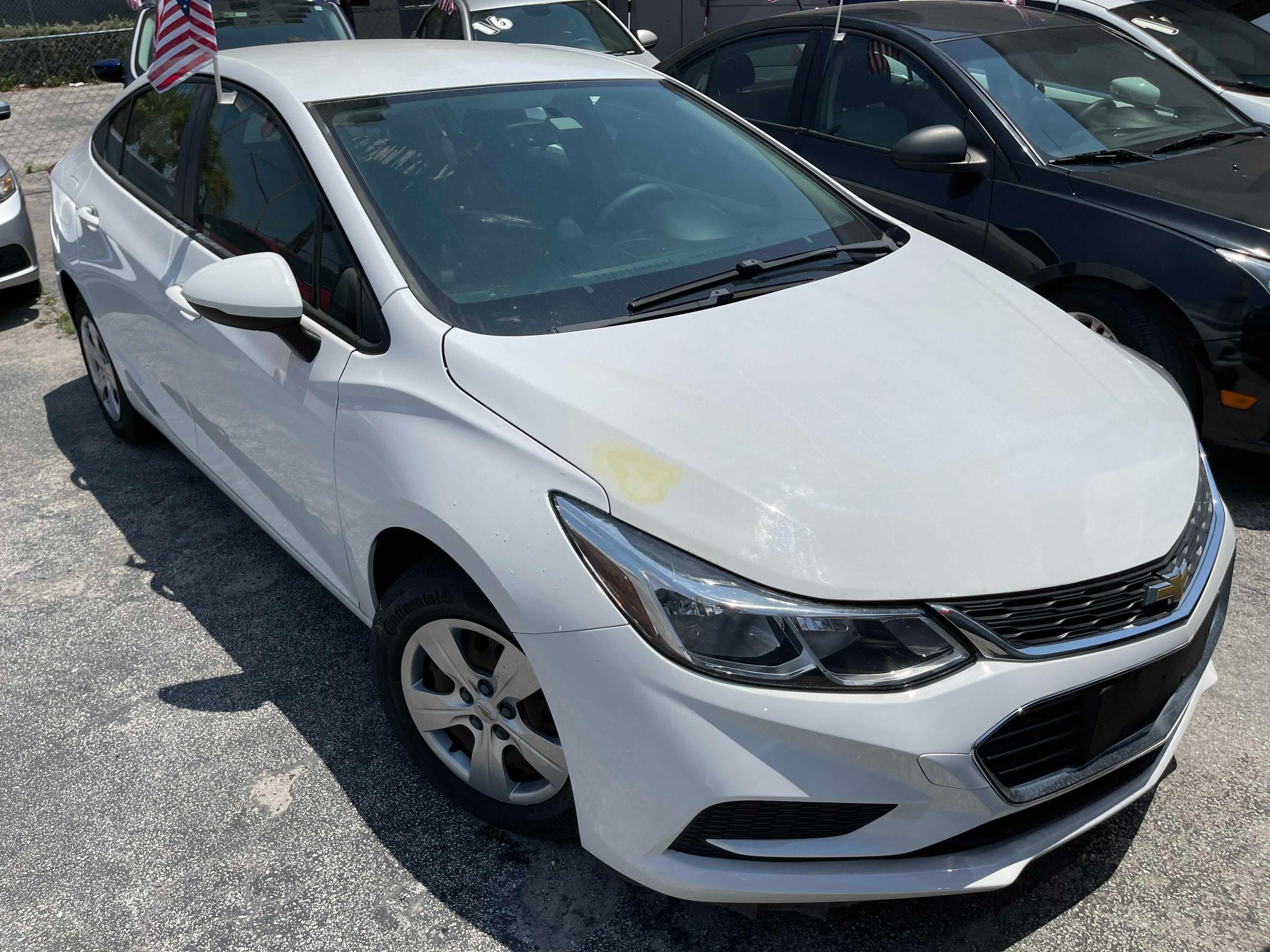 Chevrolet Cruze ls (2017)