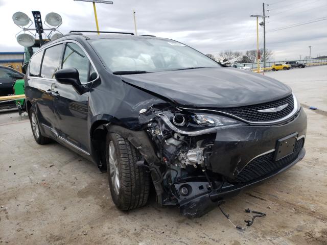 Chrysler Pacifica t (2017)