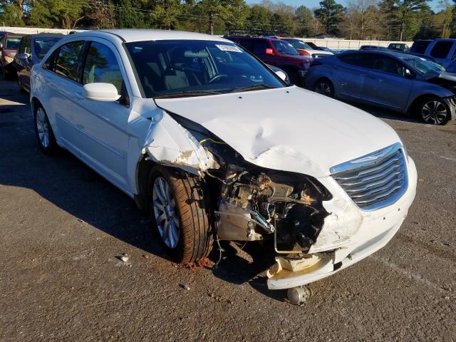Chrysler 200 tourin (2013)