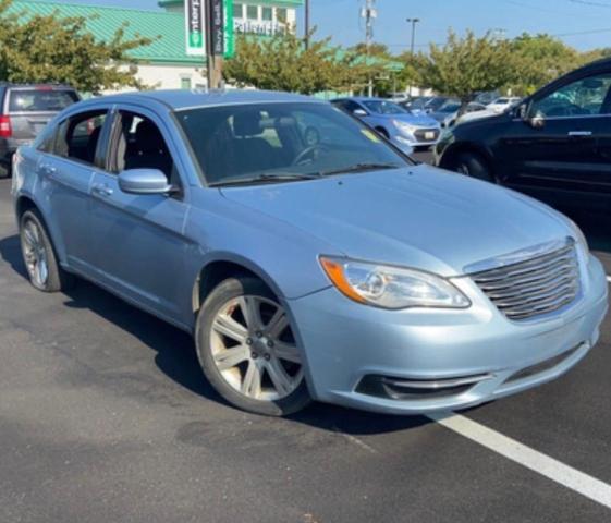Chrysler 200 lx (2013)