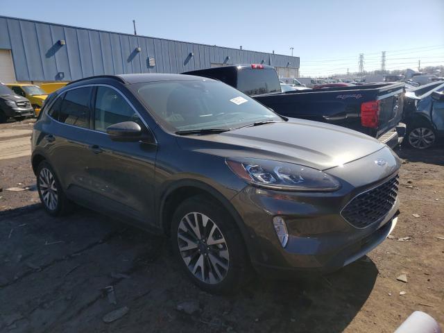 Ford Escape tit (2020)