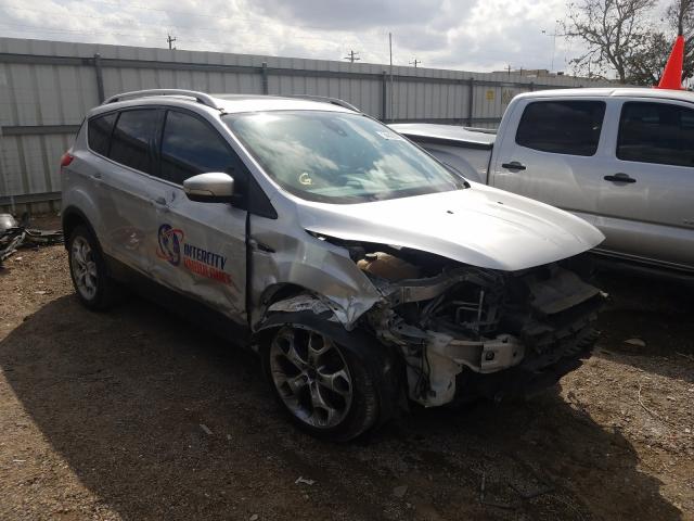 Ford Escape tit (2015)