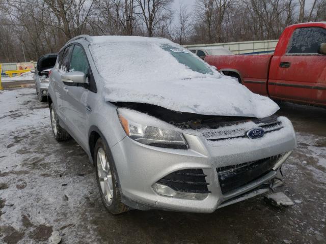 Ford Escape tit (2015)