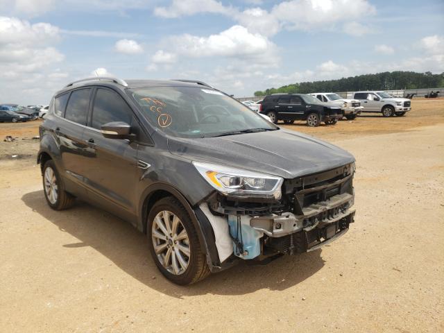 Ford Escape tit (2017)