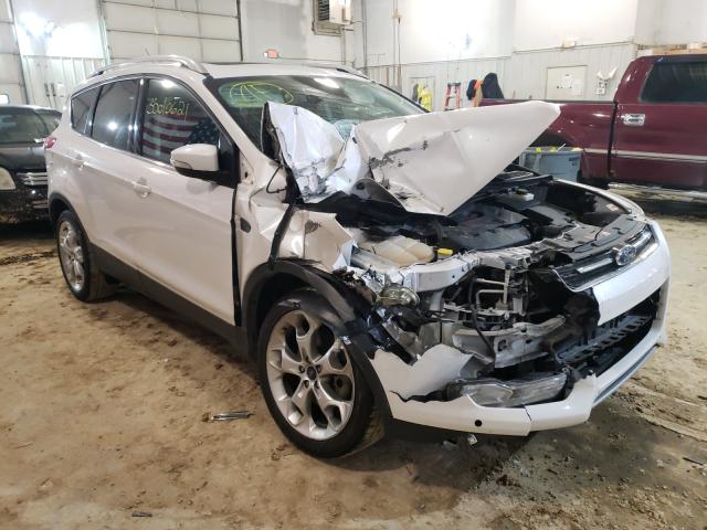 Ford Escape tit (2016)