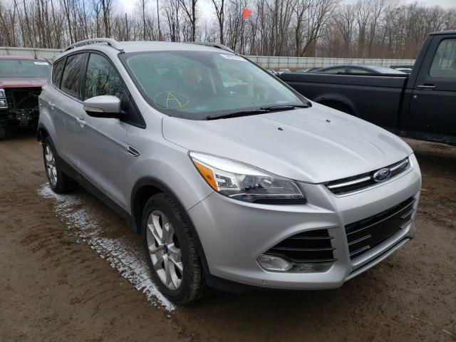 Ford Escape tit (2016)