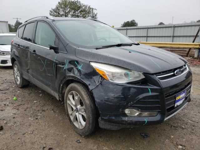 Ford Escape tit (2015)