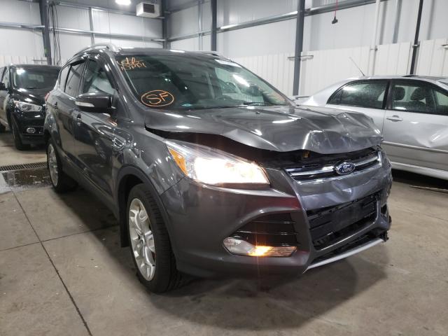 Ford Escape tit (2015)