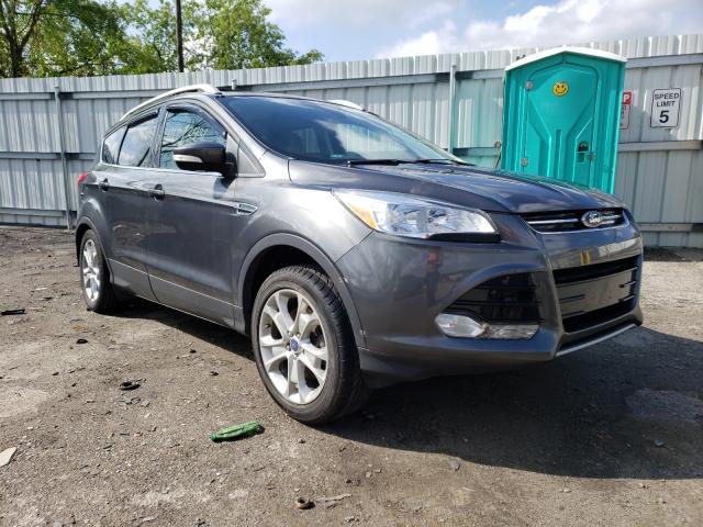 Ford Escape tit (2016)