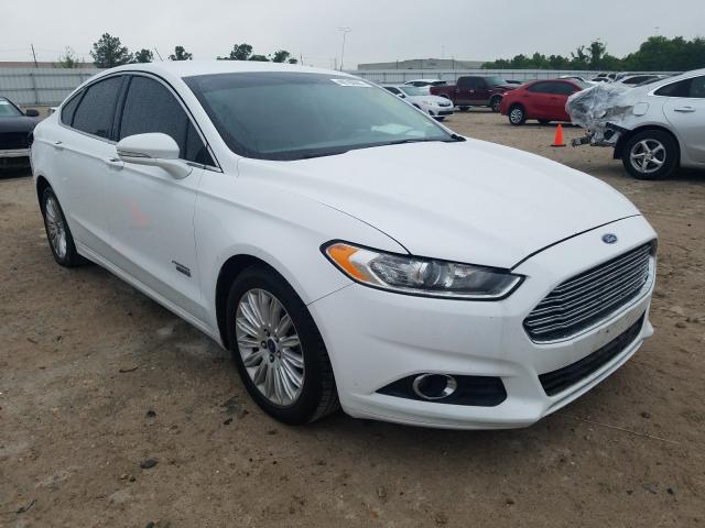 Ford Fusion hyb (2016)