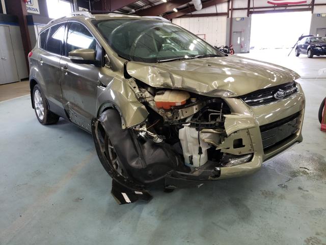 Ford Escape tit (2014)