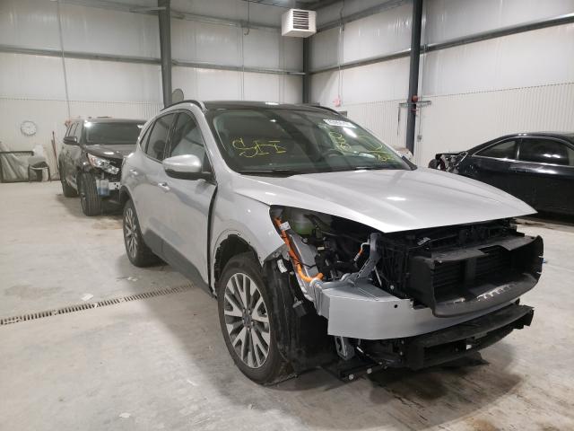 Ford Escape tit (2020)