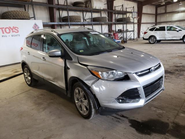 Ford Escape tit (2015)