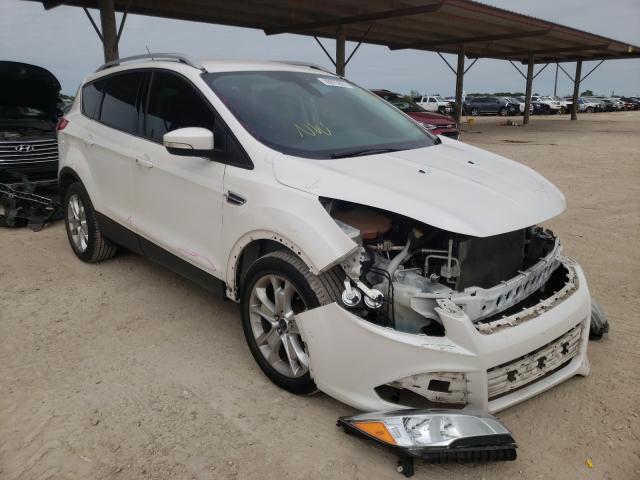Ford Escape tit (2015)