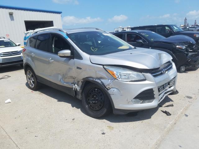 Ford Escape tit (2015)