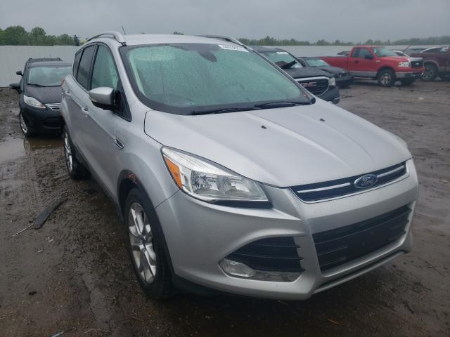 Ford Escape tit (2015)