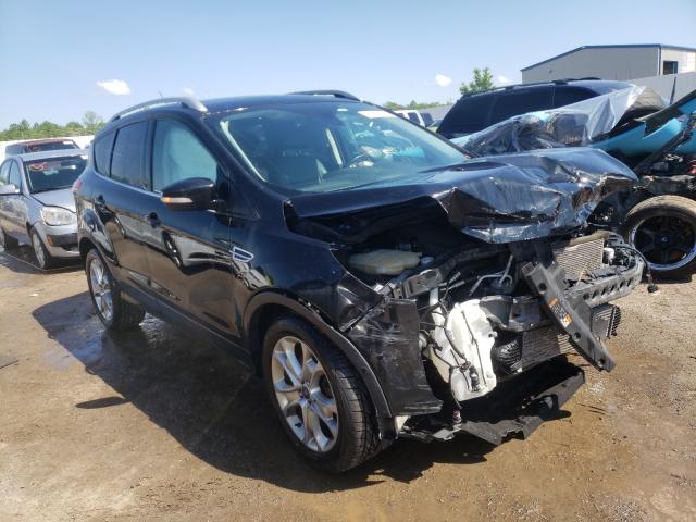 Ford Escape tit (2015)