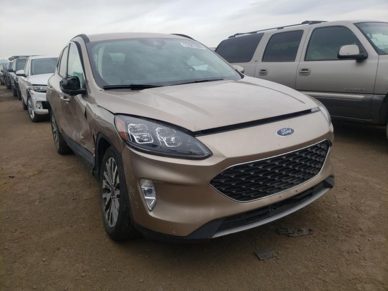 Ford Escape tit (2020)