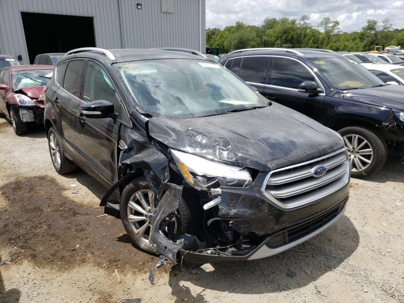 Ford Escape tit (2017)