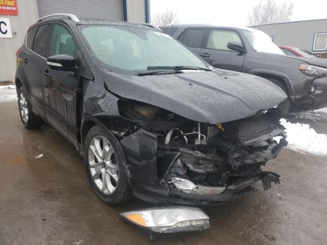 Ford Escape tit (2015)