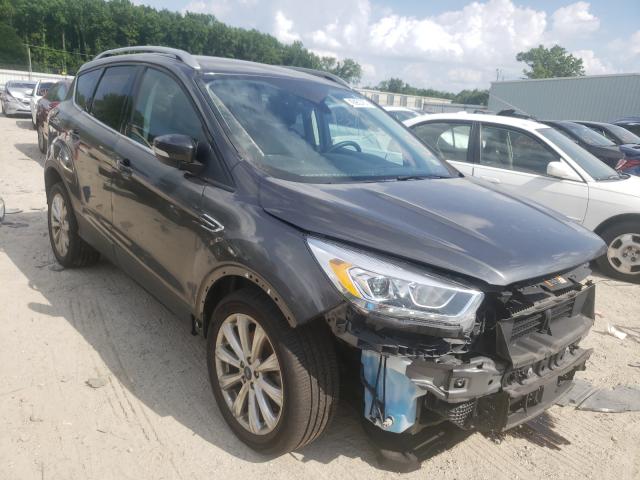 Ford Escape tit (2017)