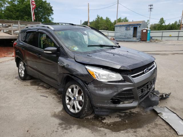 Ford Escape tit (2015)