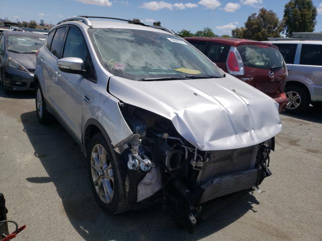 Ford Escape tit (2015)